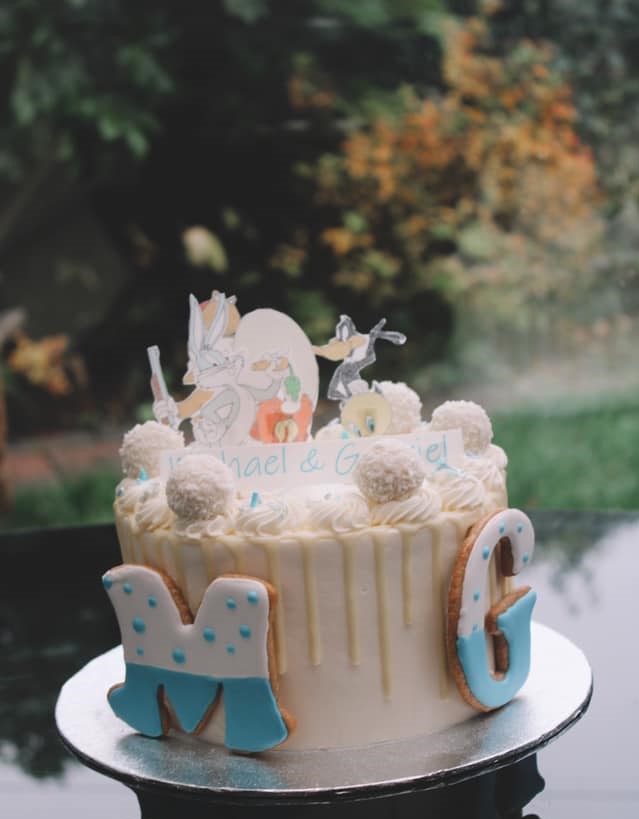 Raffaello Bugs Bunny Cake – Rotari Cakes